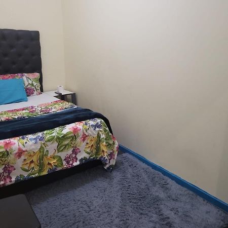 Mj Accomodation Kaapstad Buitenkant foto